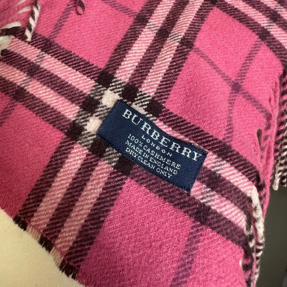 Burberry 100% cashmere authentic happy double fringe hot pink plaid scarf vintag